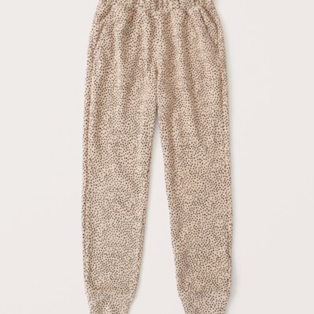 ❌SOLD❌ Abercrombie & Fitch cloud joggers in tan animal print
